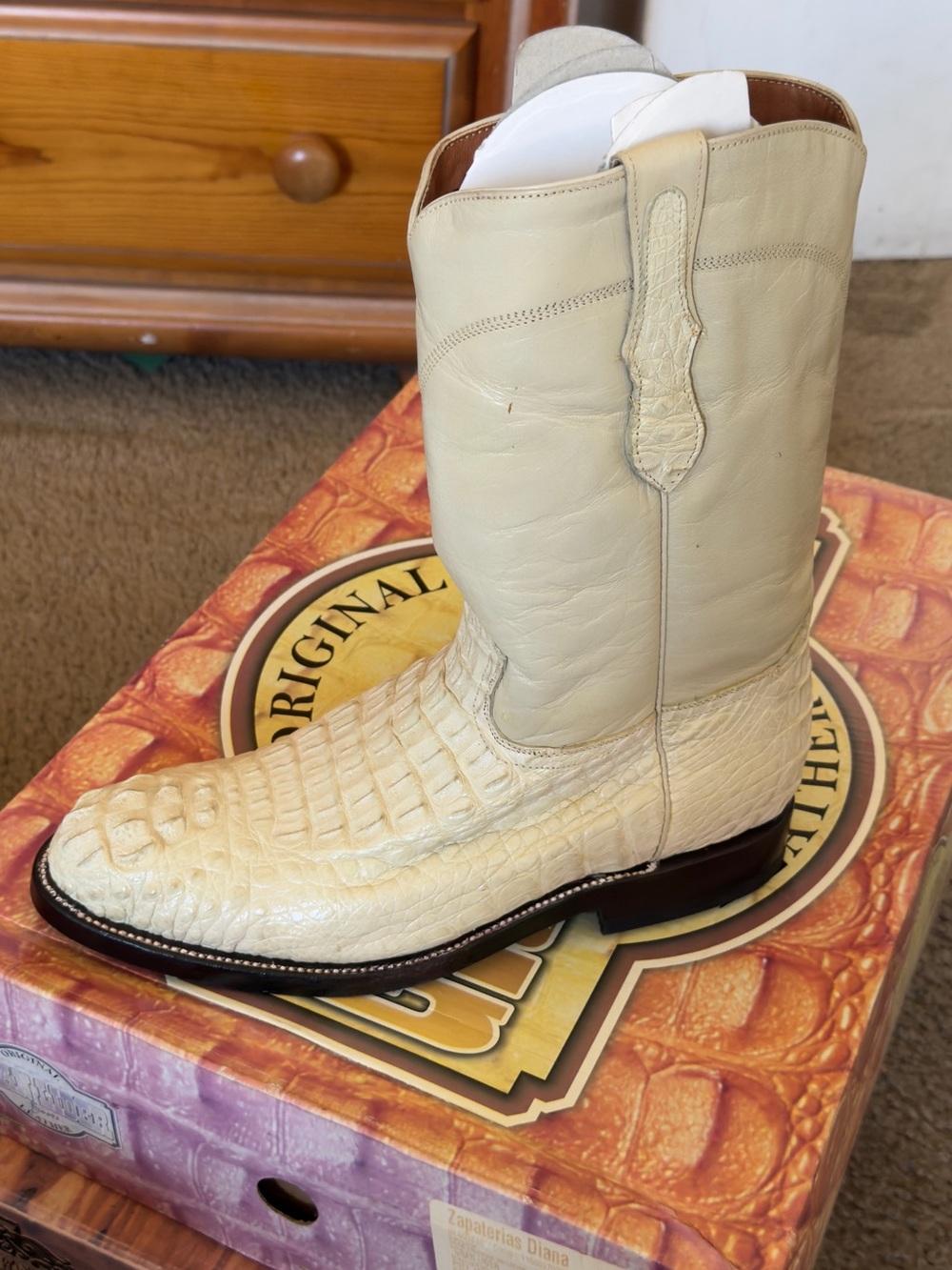 Men's Cream Western Cowboy Boots - Croc-Textured Leather